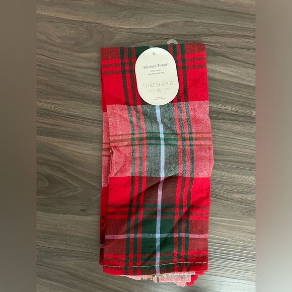 Threshold Festive Red and Green Plaid Towel-NWT - Picture 4 of 4